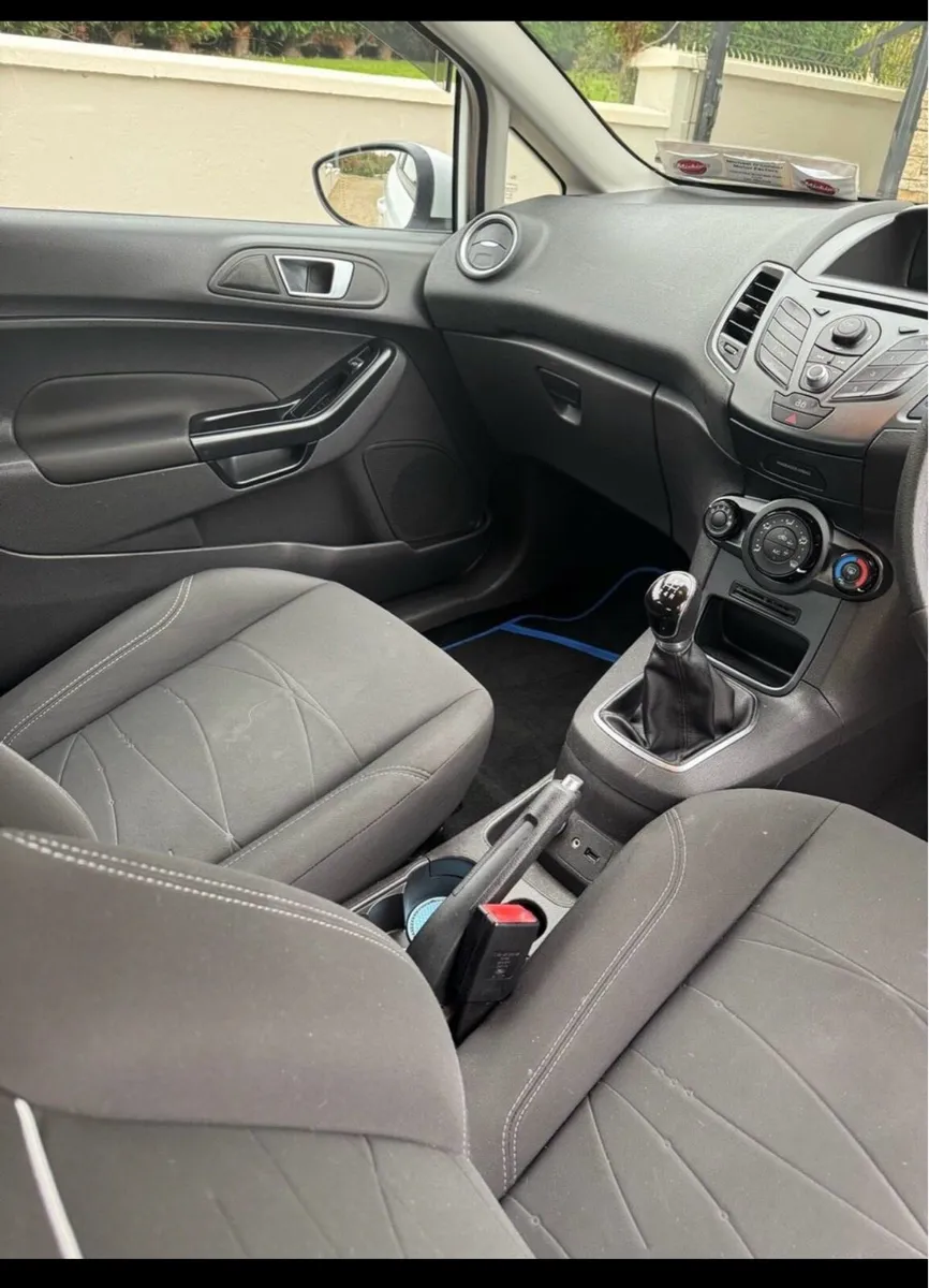 Ford Fiesta - Image 4