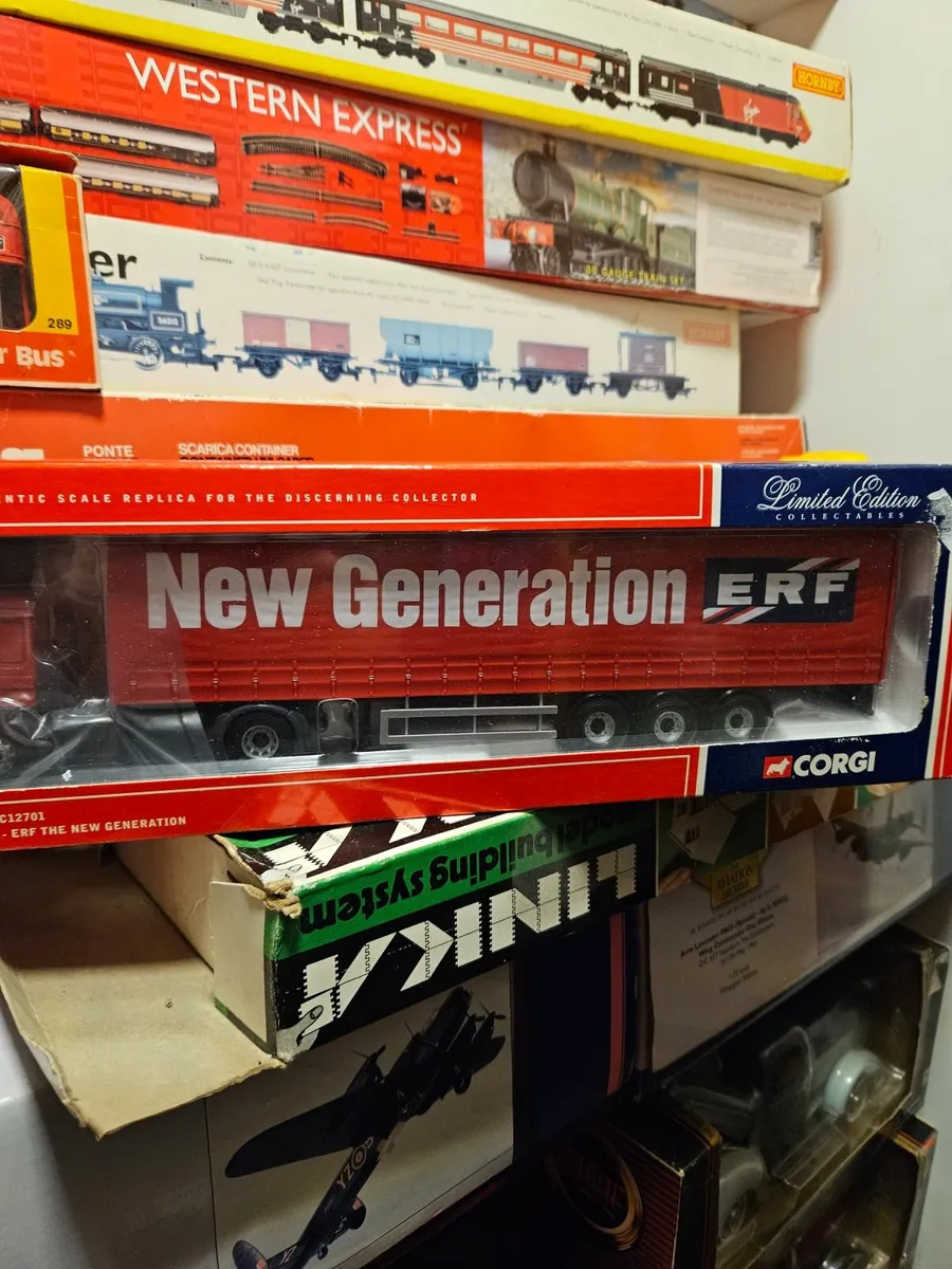 Corgi ERF Tractor Unit and Trailer - Image 3