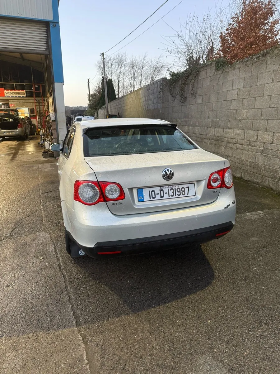 Volkswagen Jetta - Image 4