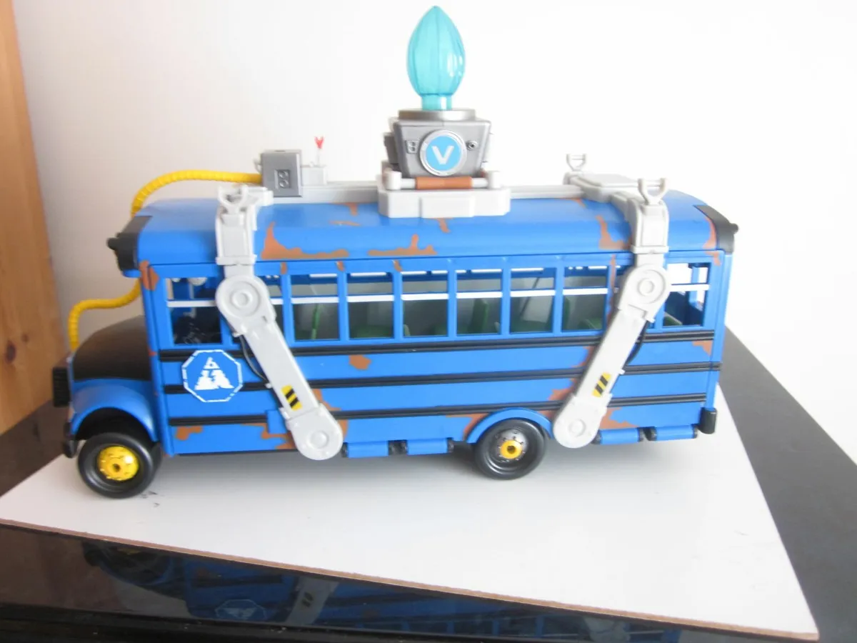 Fortnite Deluxe Battle Bus 14" with Light/ Sounds - Image 1