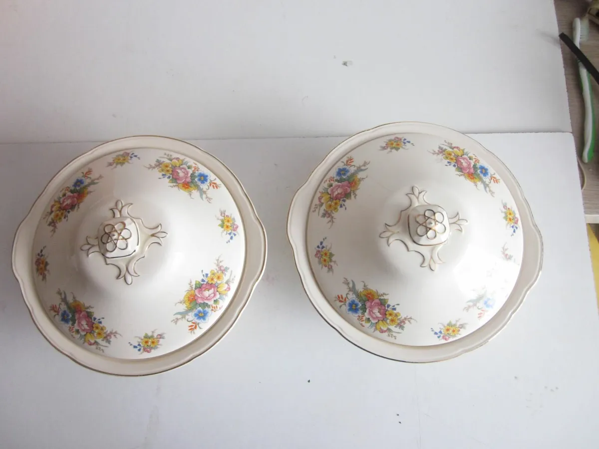John Maddock & Sons Ltd Part Dinner Service 1940's - Image 3