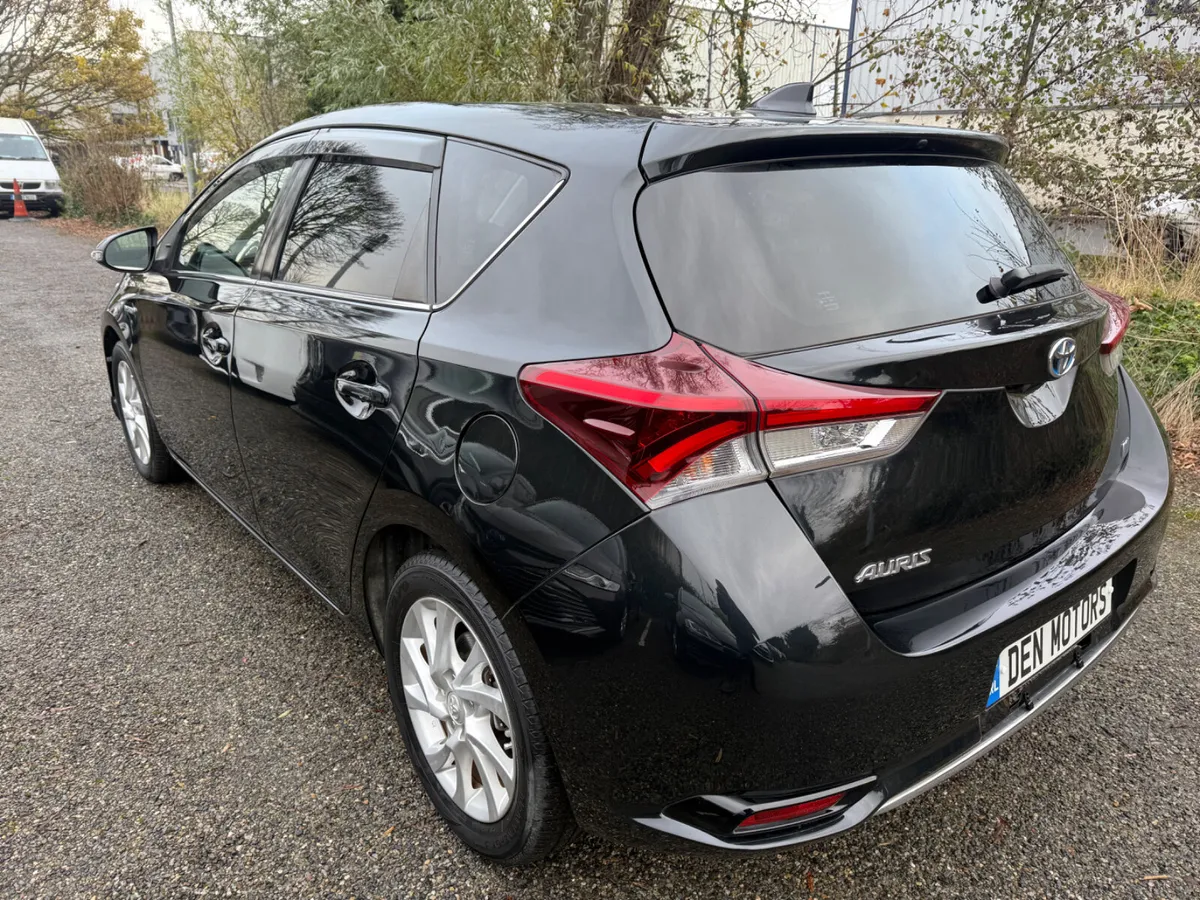 Toyota Auris - Image 3