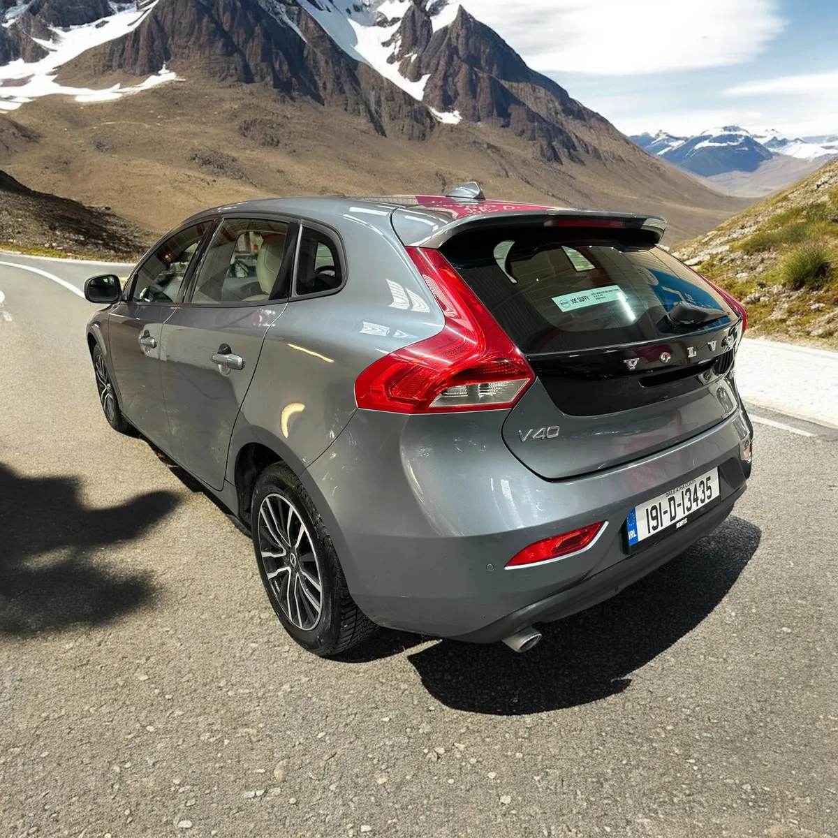 2019 Volvo V40 D3 (150hp) Momentum sold - Image 2