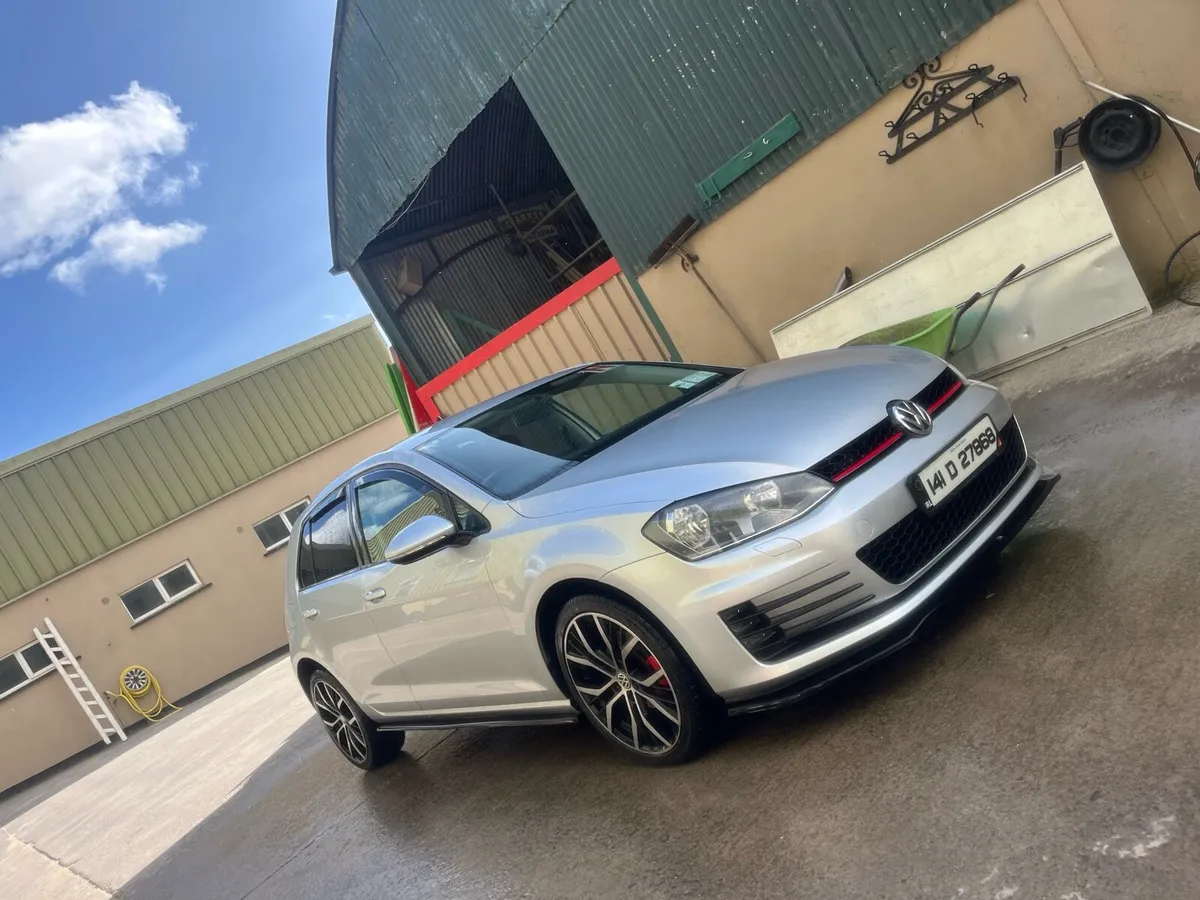 2014 Volkswagen Golf - Image 3