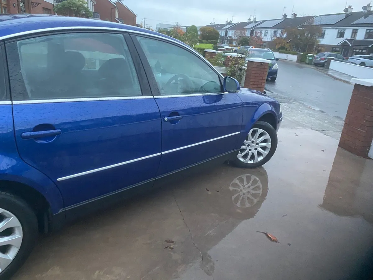 2005 Volkswagen Passat 1.9 TDI - Image 2