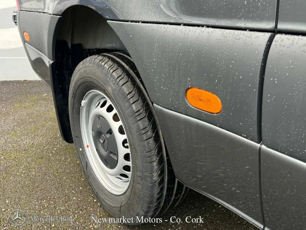 Mercedes-Benz Sprinter AUTOMATIC PRO SPECIFICATION - Image 4