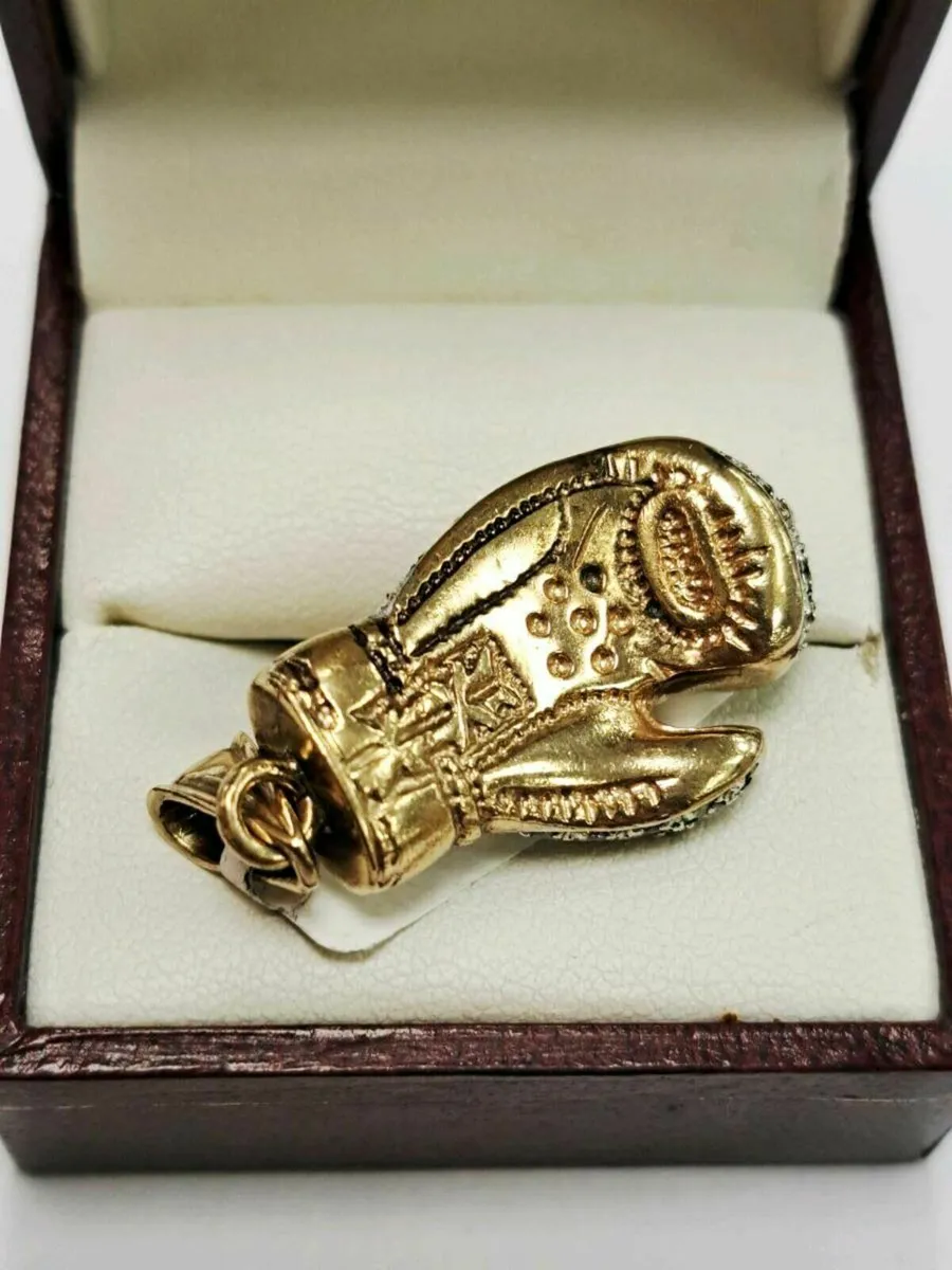 9K Gold Boxing Glove Pendant 9CT - Image 3