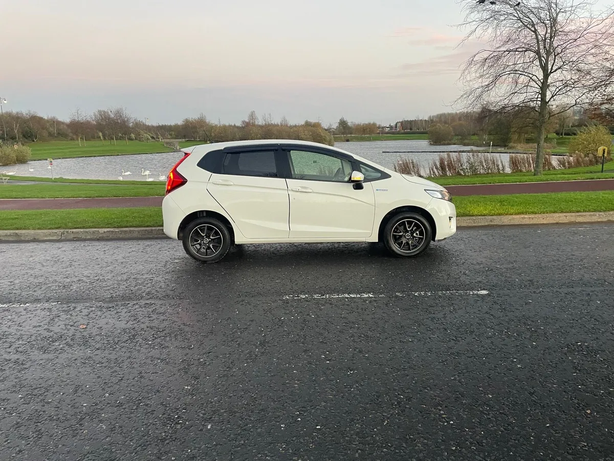 HONDA FIT HYBRID 1.5 4X4 NEW NCT 7/27 TAX 1/26 - Image 1