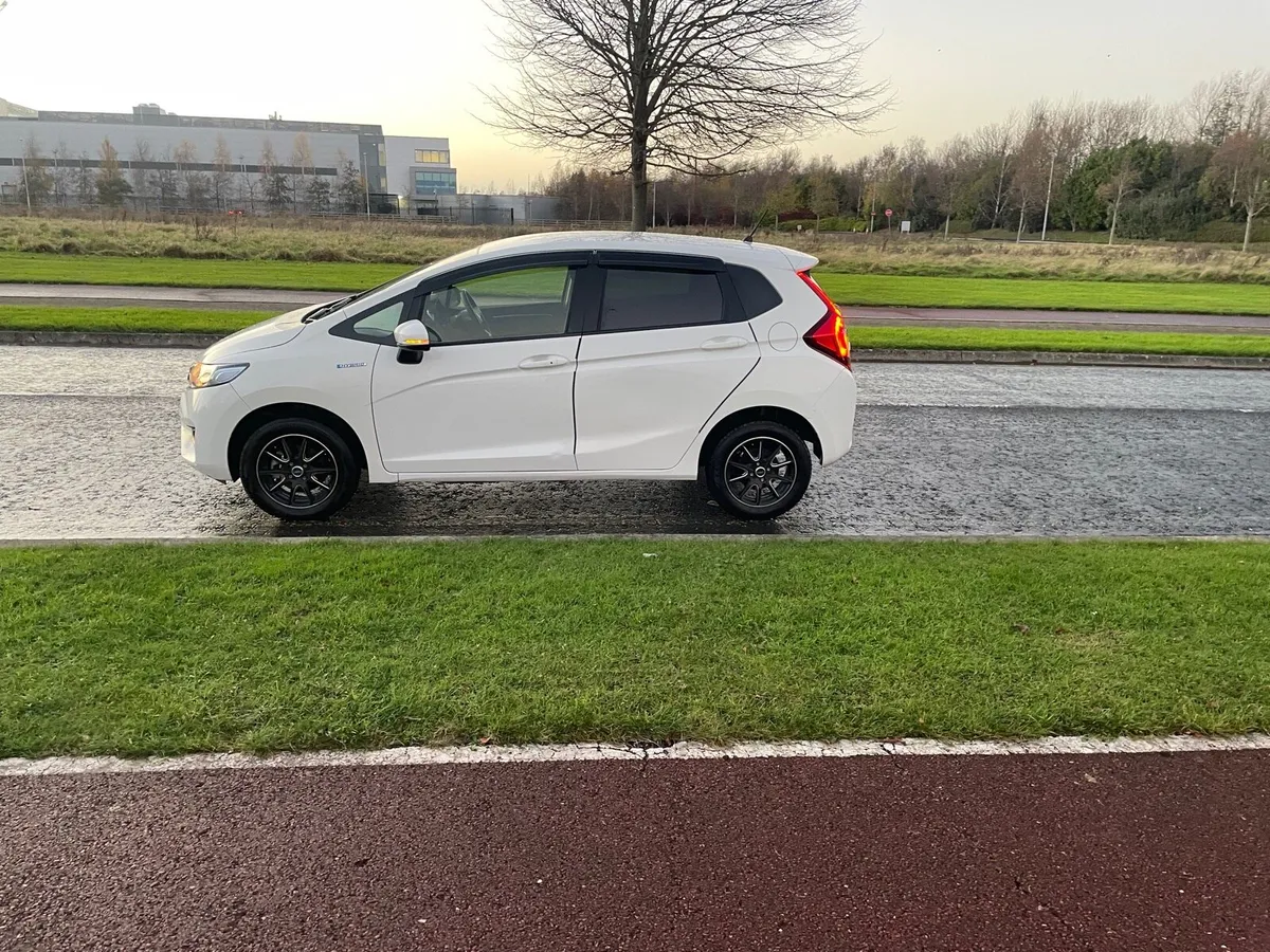 HONDA FIT HYBRID 1.5 4X4 NEW NCT 7/27 TAX 1/26 - Image 2