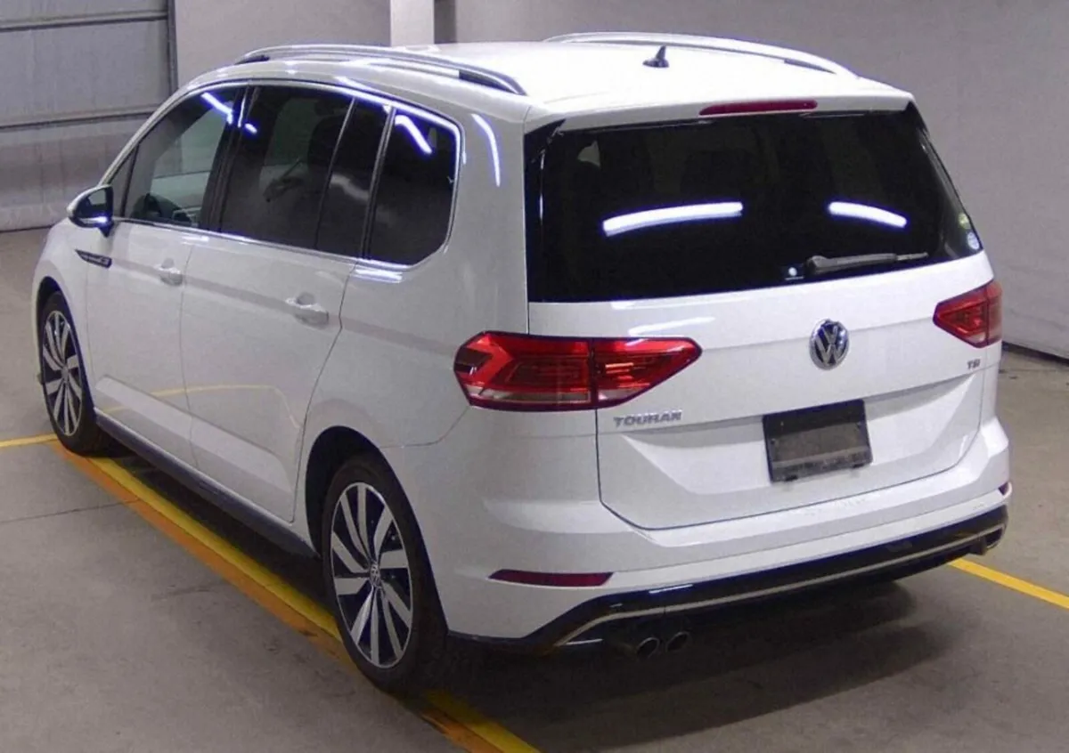 2016 VW Touran Automatic R Line 1.4 Petrol - Image 2