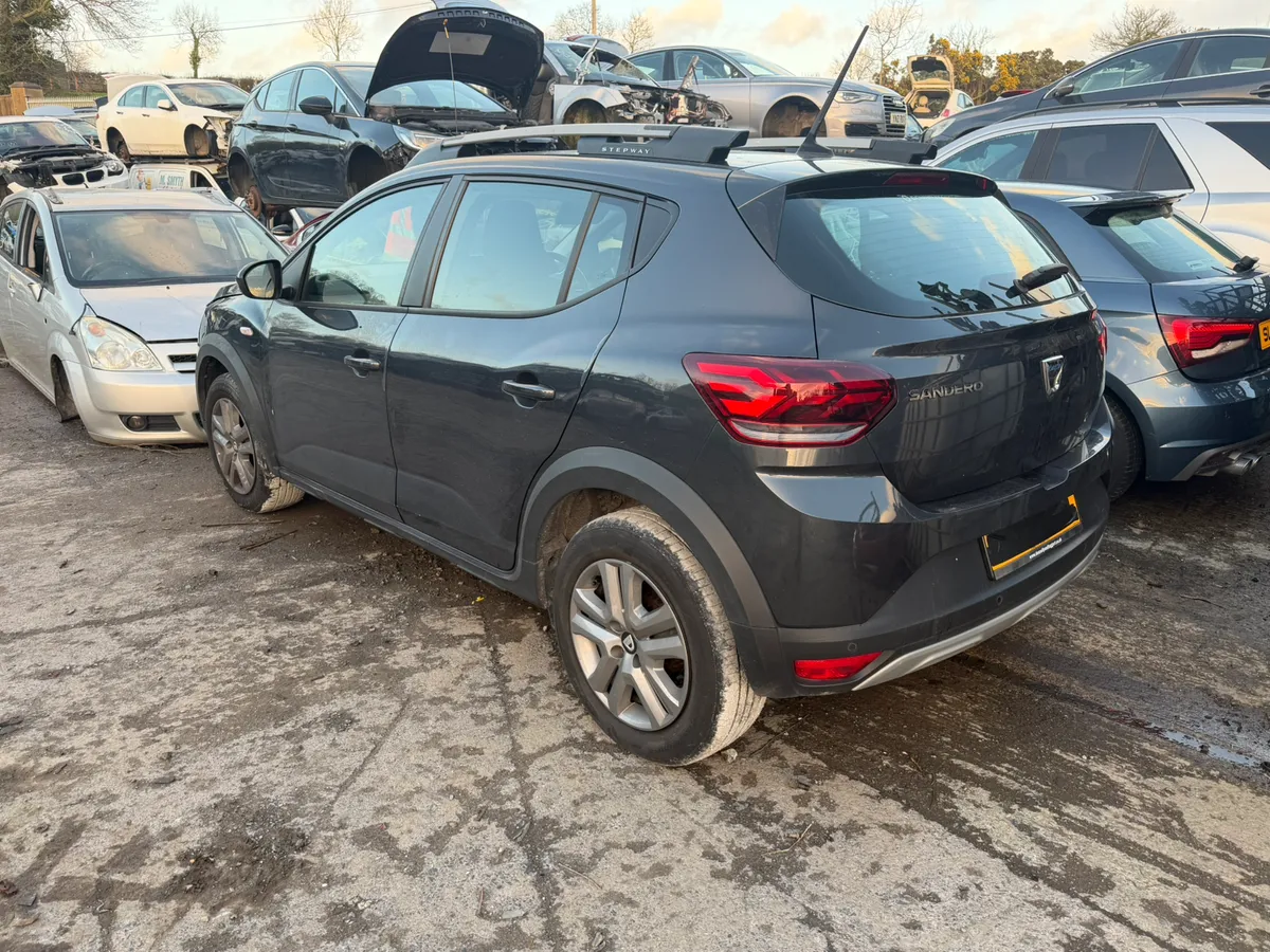 Breaking 2023 Dacia sandero stepway - Image 3