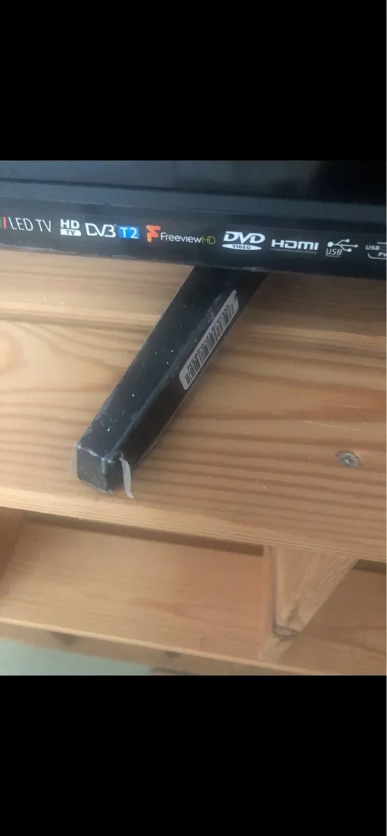 Tv with dvd player - Image 2