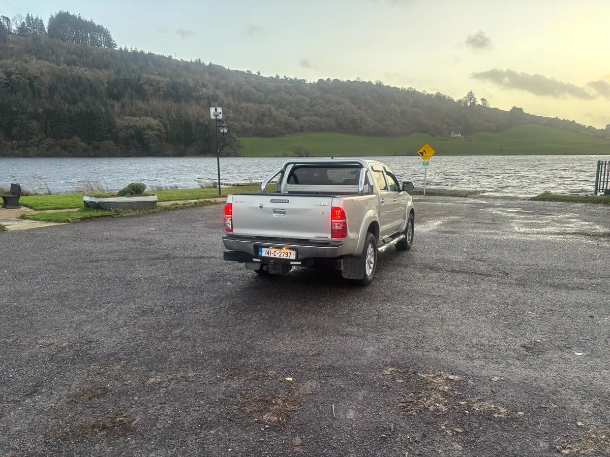 Toyota Hilux invisible - Image 2