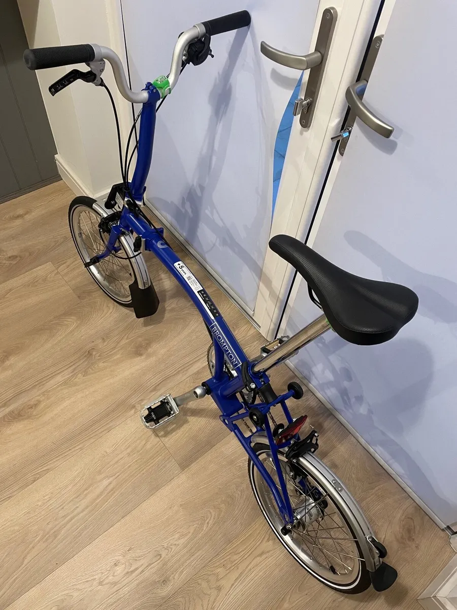 Brompton C Line 3-speed fold-up bike - Image 3