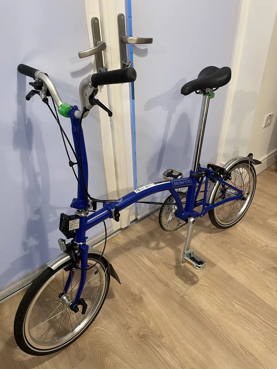 Brompton C Line 3-speed fold-up bike - Image 4