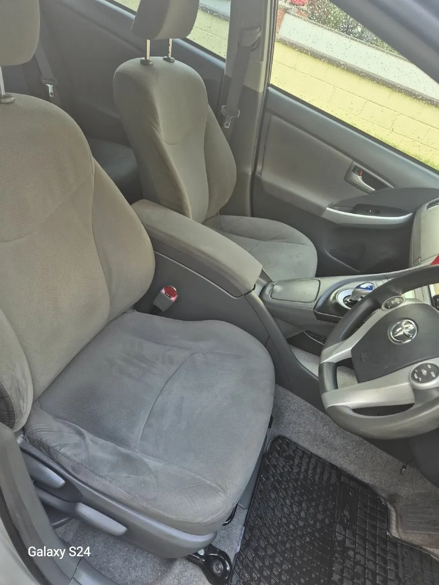 Toyota Prius 2010 - Image 4
