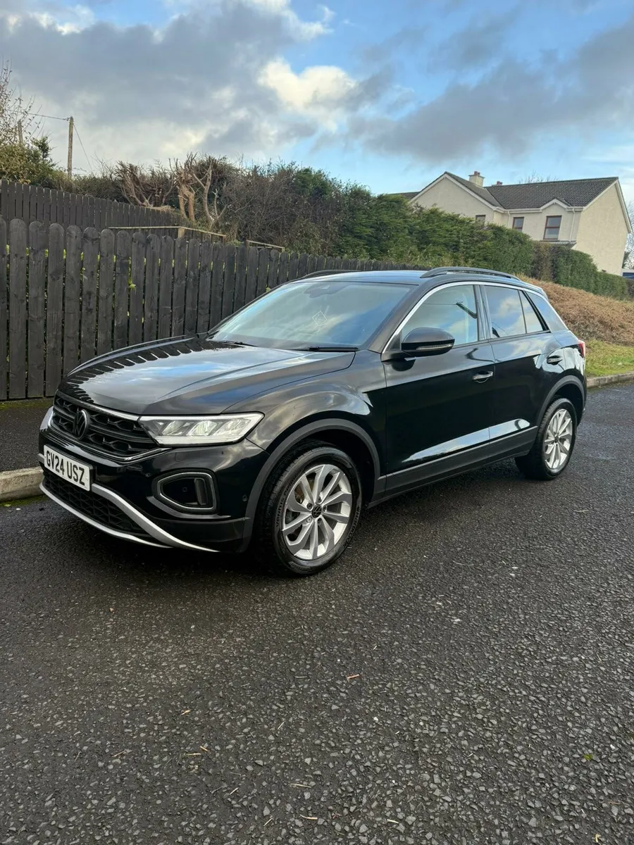 2024 Volkswagen T-Roc Match 1.5 TSI - Image 1