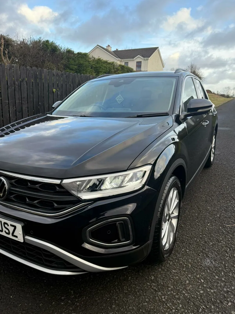 2024 Volkswagen T-Roc Match 1.5 TSI - Image 2