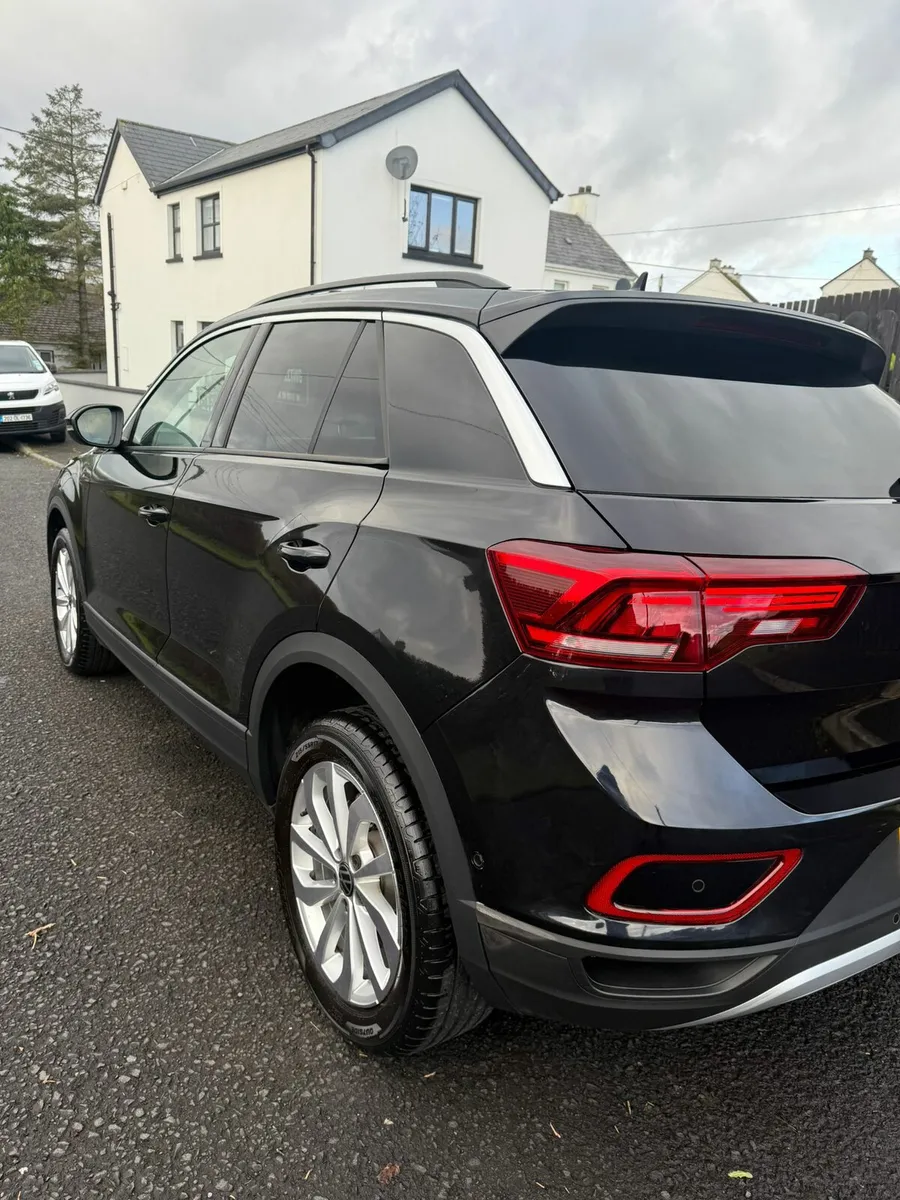 2024 Volkswagen T-Roc Match 1.5 TSI - Image 3
