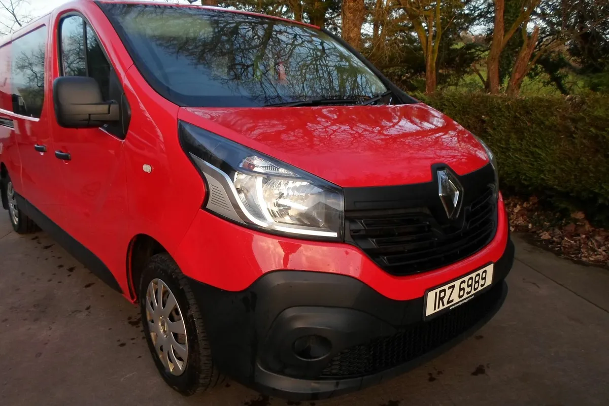 Renault Trafic 2014 - Image 2