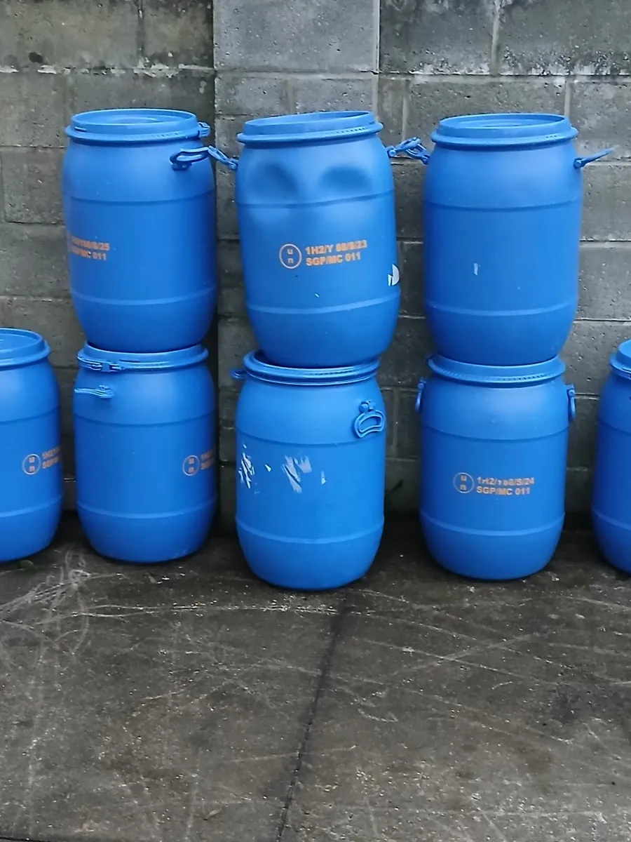 Plastic barrels - Image 1