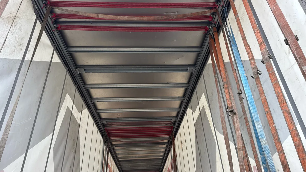 2014 Curtainsider Moffet Mounty Brackets 4.3 high - Image 3