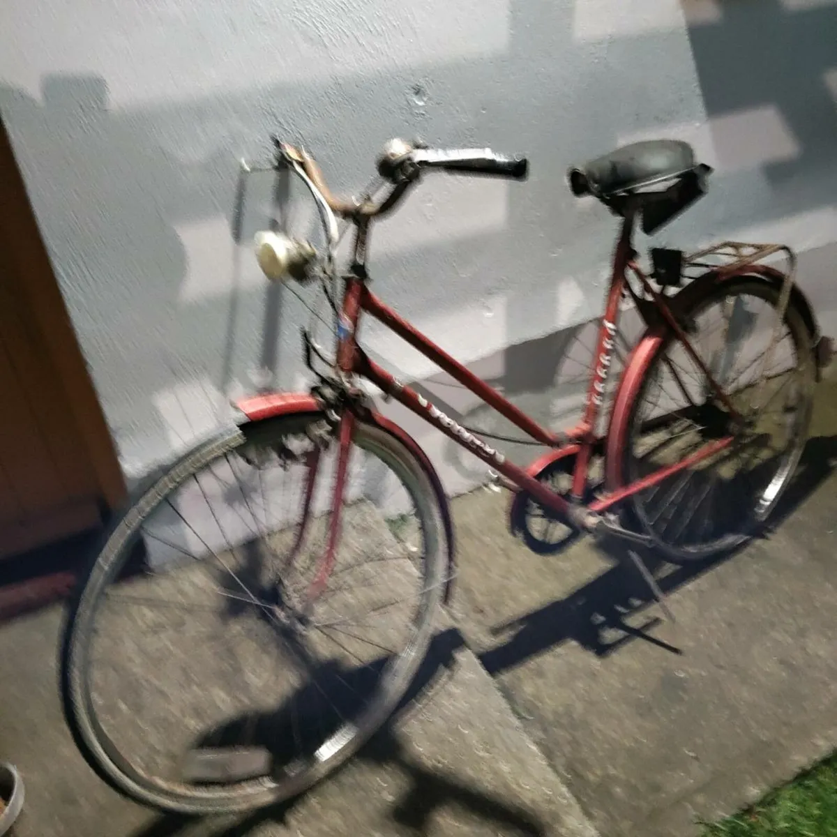 Ladies Old style Bike - Image 1