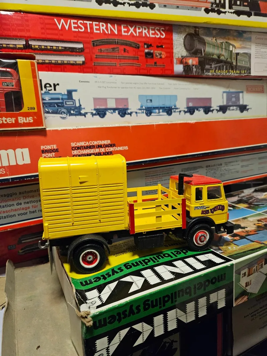 Britains Iveco Circus Code3 - Image 4