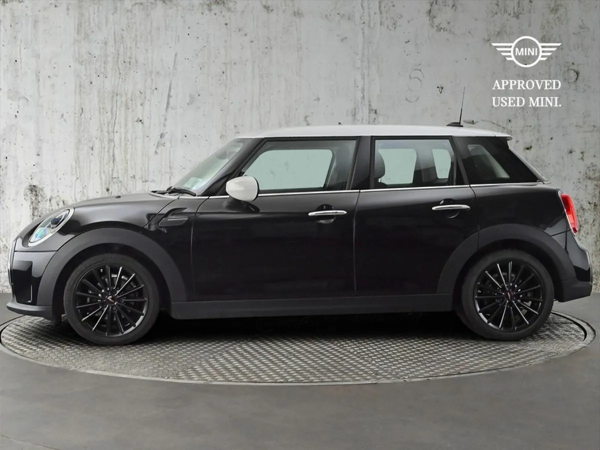 Mini Cooper 5-Door Cooper Classic - Image 4