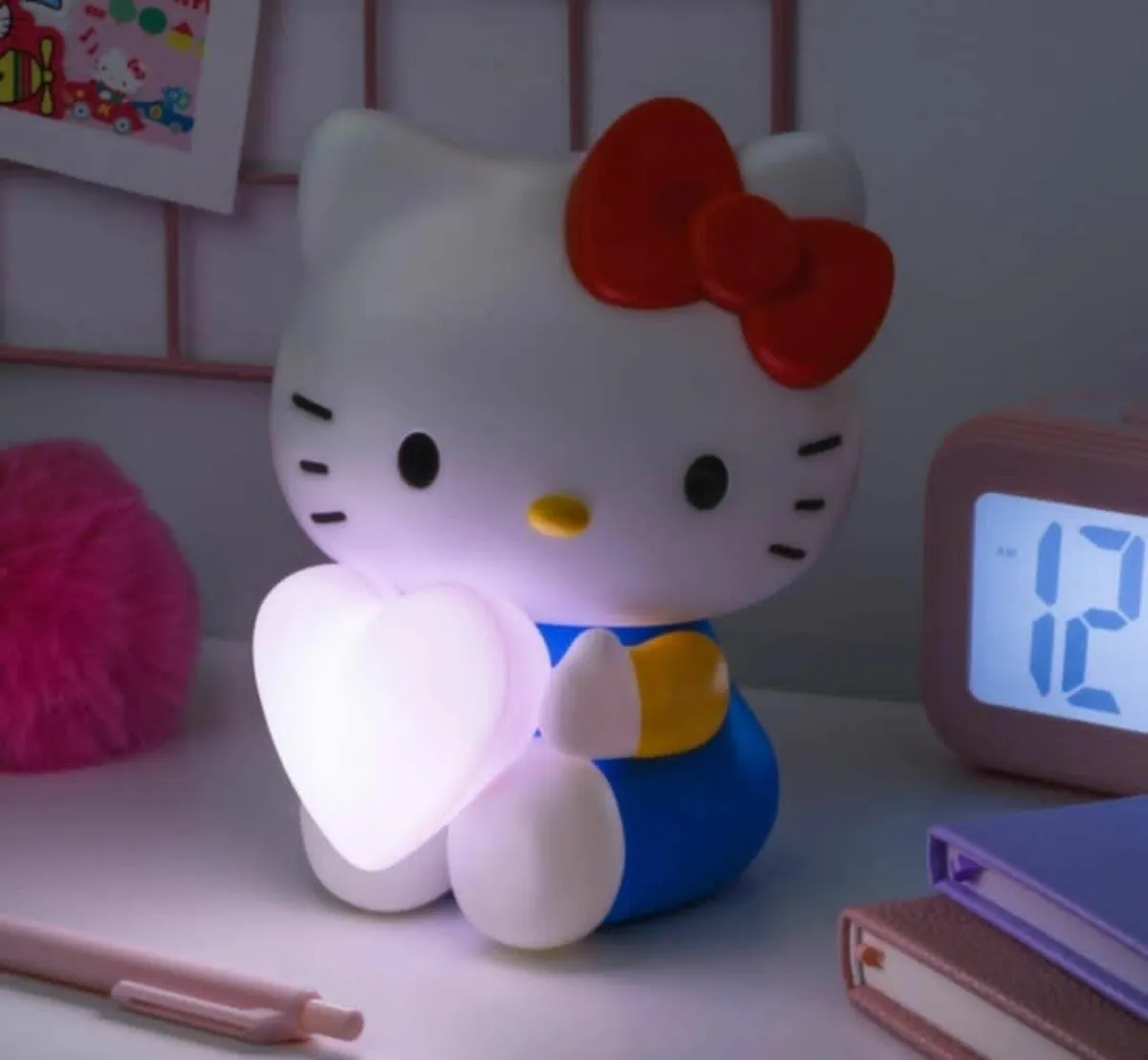 Hello kitty lamp and teddy - Image 1