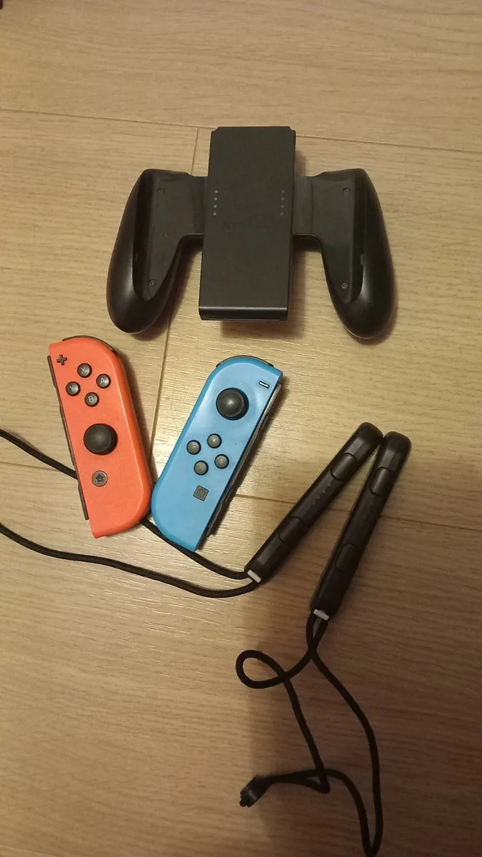 Nintendo switch game and accessories - Image 2