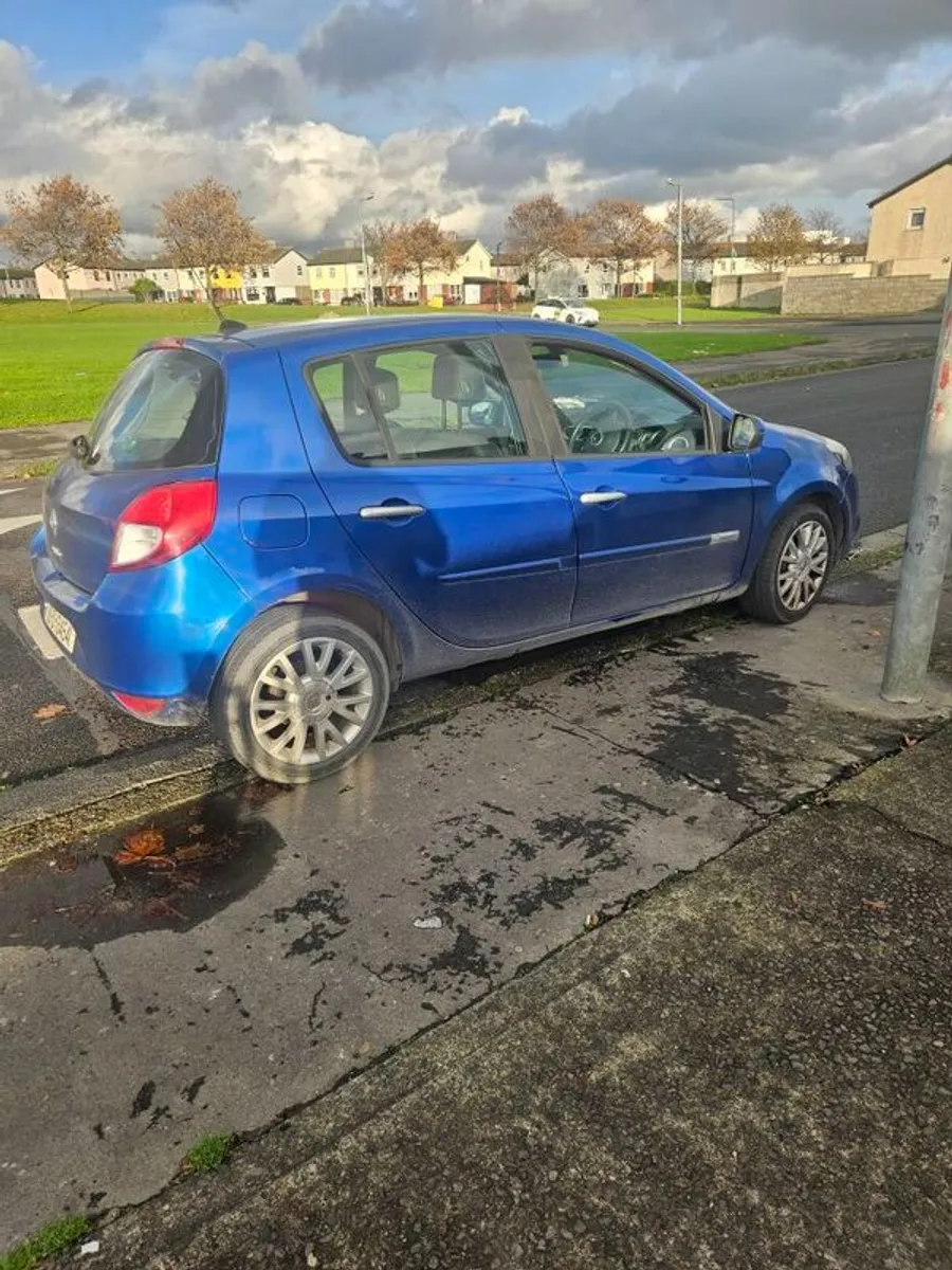 2010 Renault Clio - Image 1