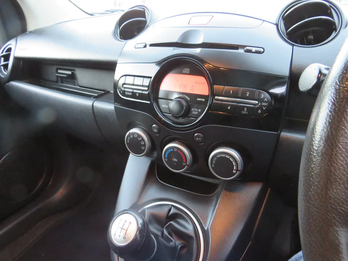 Mazda Mazda2 2012 5DR PETROL LOW MILES - Image 2