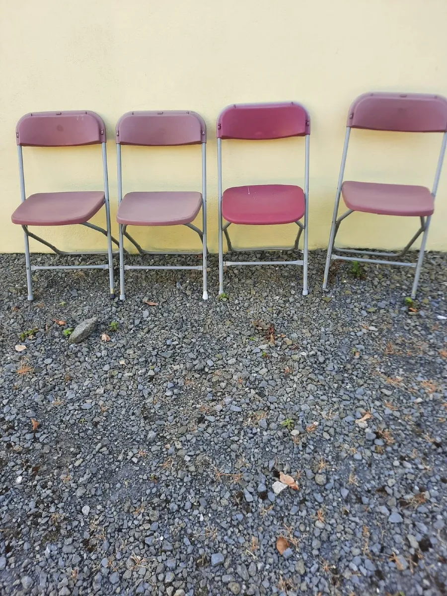Foldable chairs - Image 1