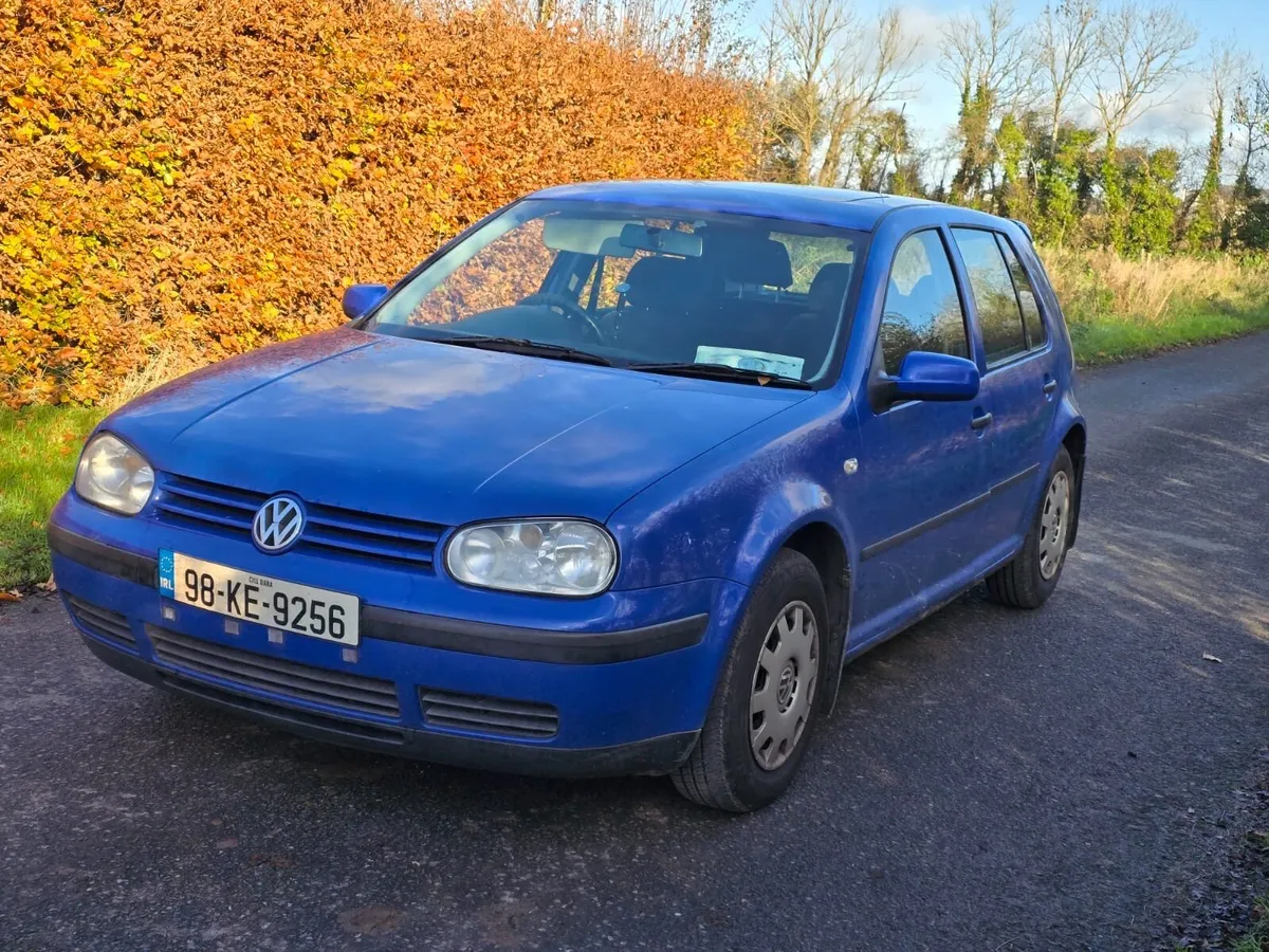 Manual Volkswagen Golf 1.6 petrol NCT01/26 - Image 2