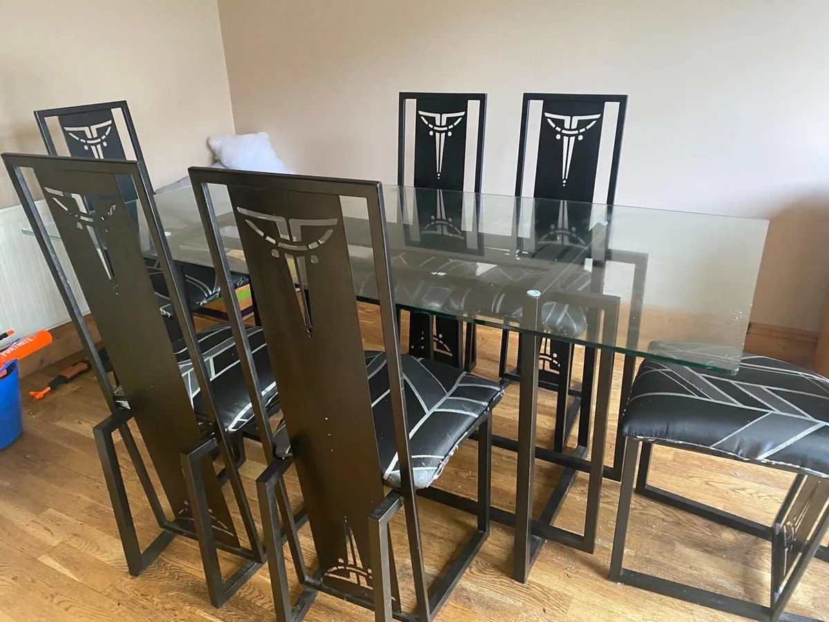 Table and 6 chairs