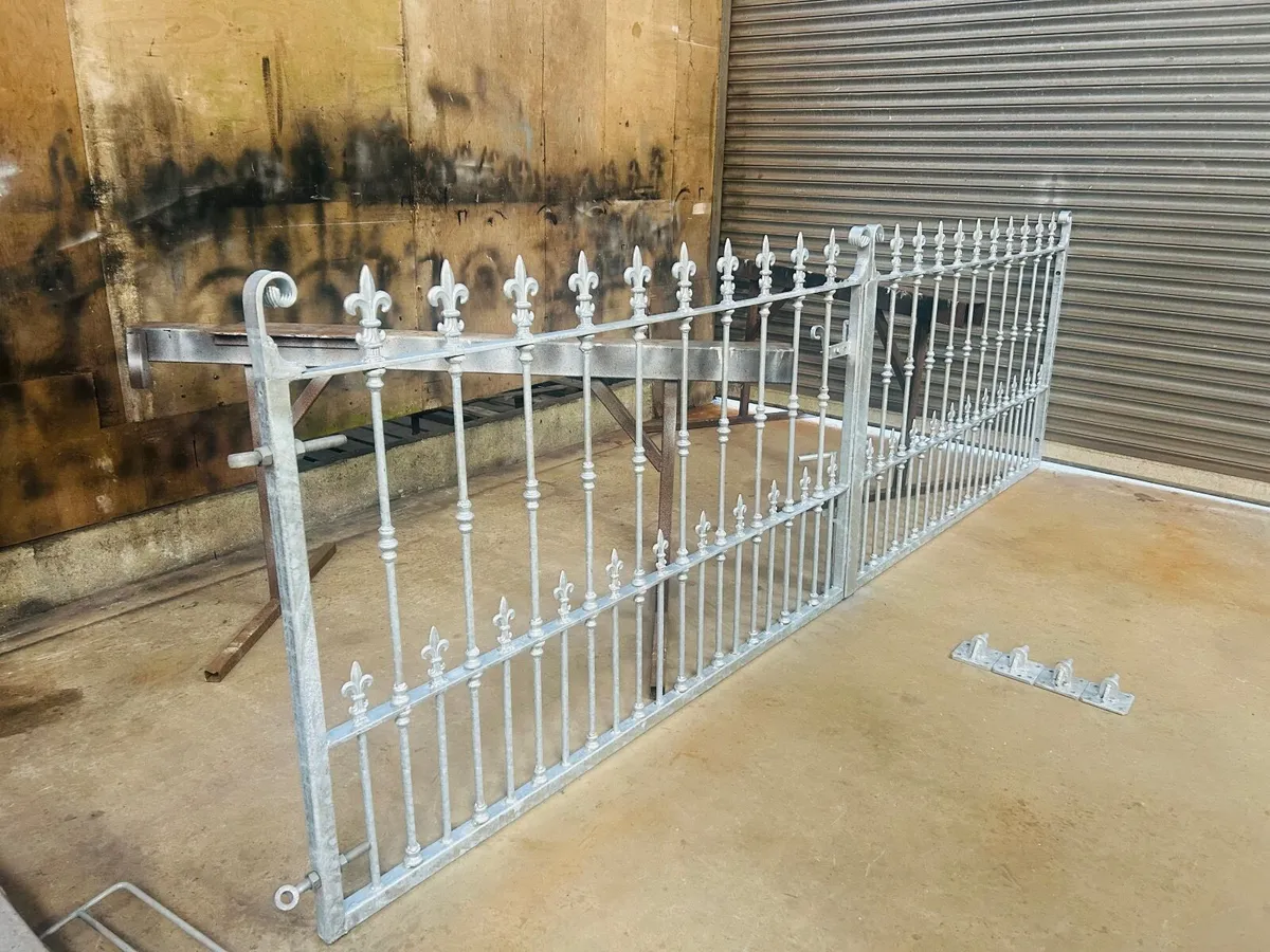 New Entrance Gates - Image 3