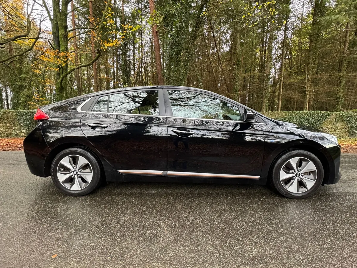 181 HYUNDAI IONIQ EV 28KWH LOW KMS - Image 3