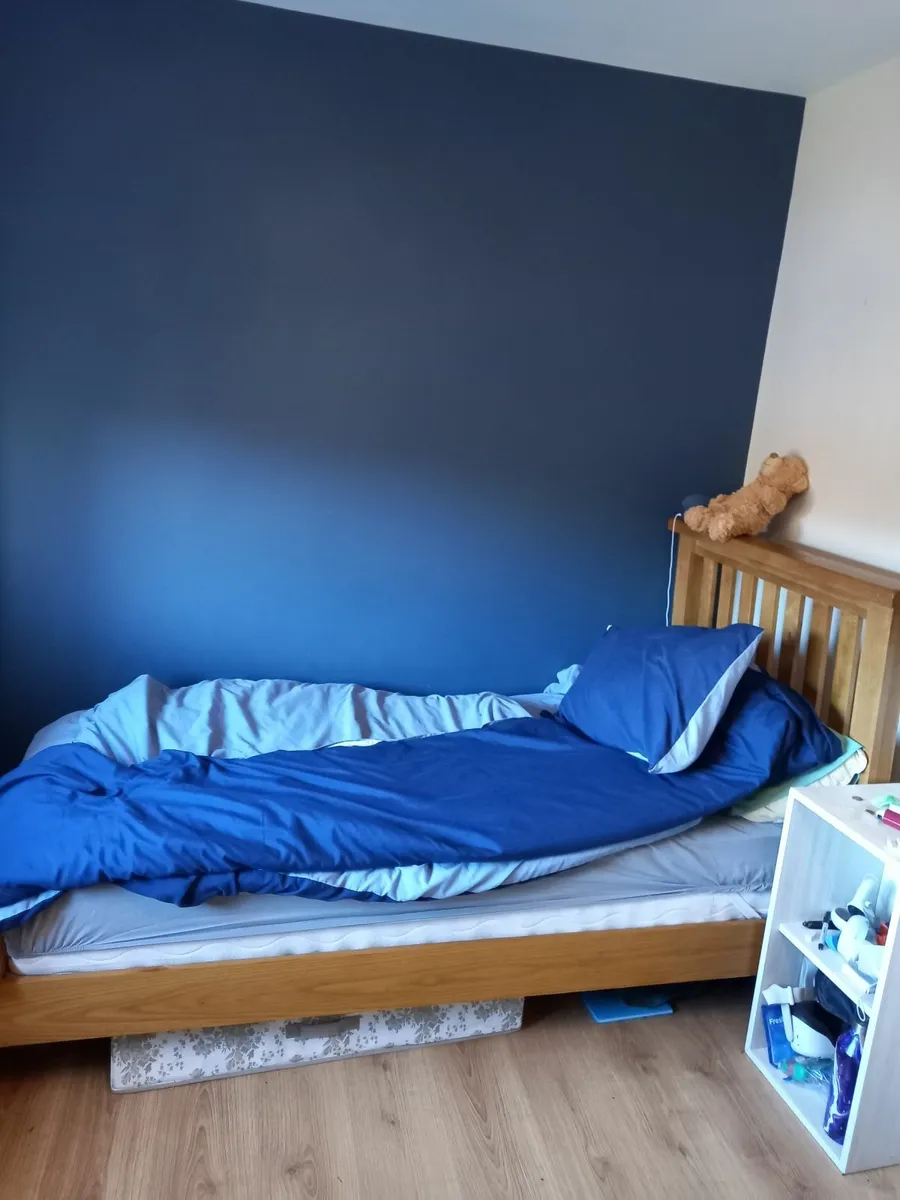 Single wooden bed frame - Image 1