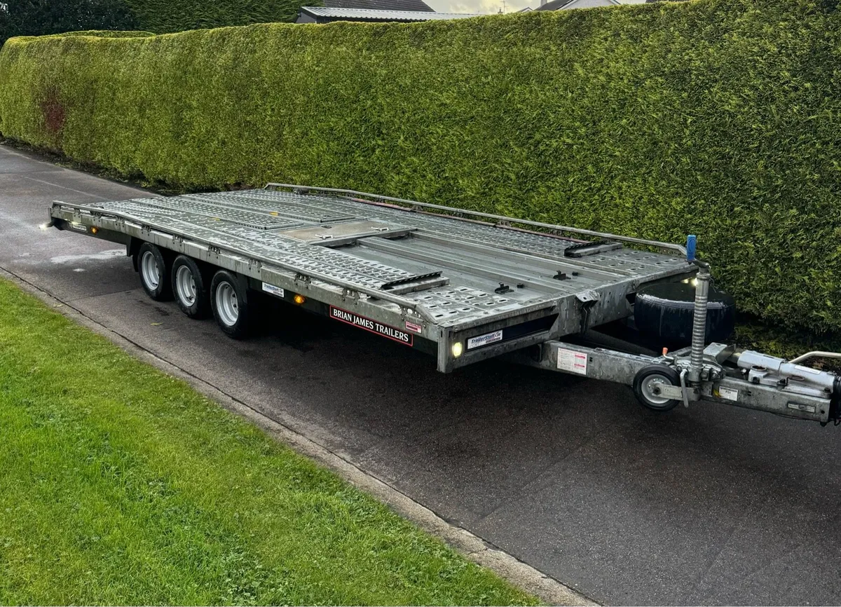 Brian James T6 Black 5M Car Transporter - Image 1