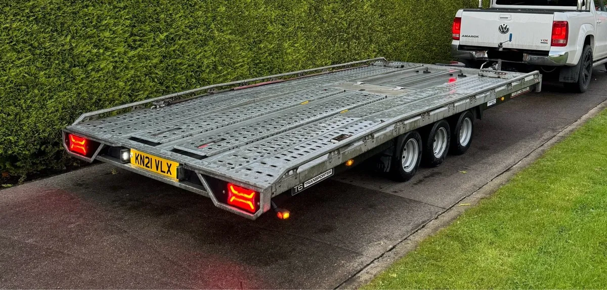 Brian James T6 Black 5M Car Transporter - Image 3