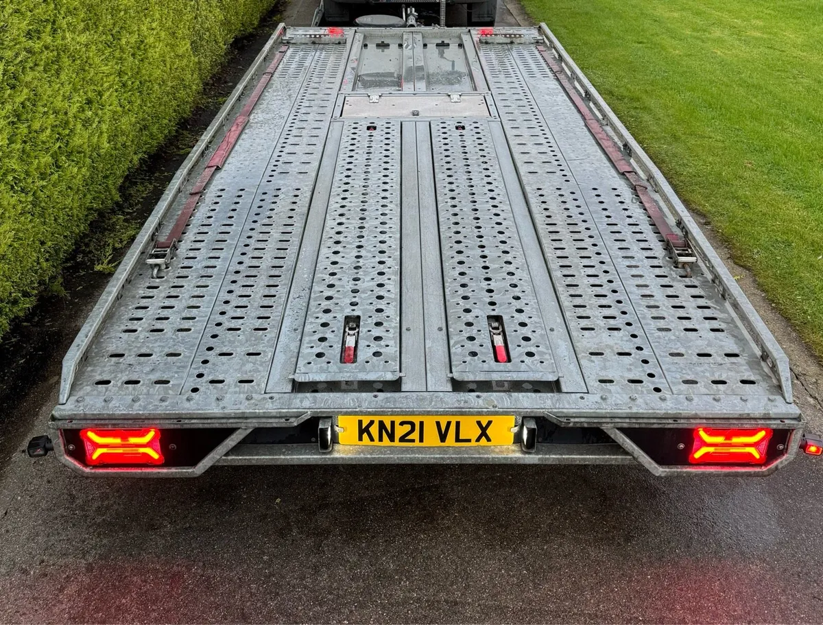 Brian James T6 Black 5M Car Transporter - Image 4