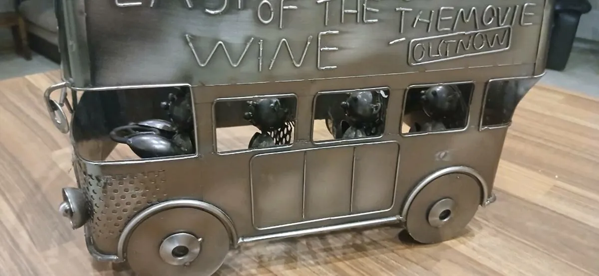 6 bottle wine holder. - Image 2