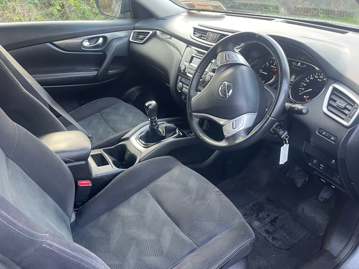 X-Trail 7 Seater nice clean Car - Image 2