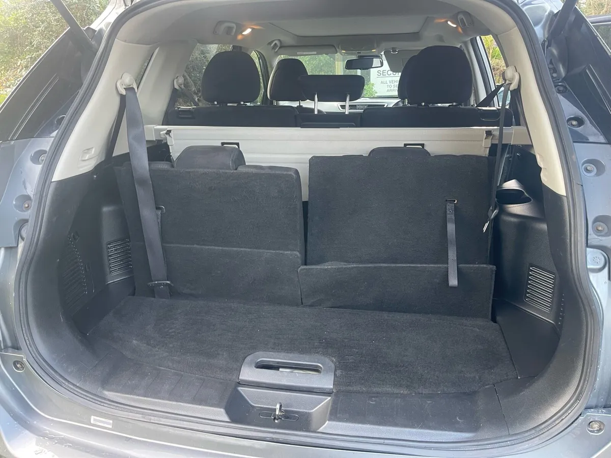 X-Trail 7 Seater nice clean Car - Image 3