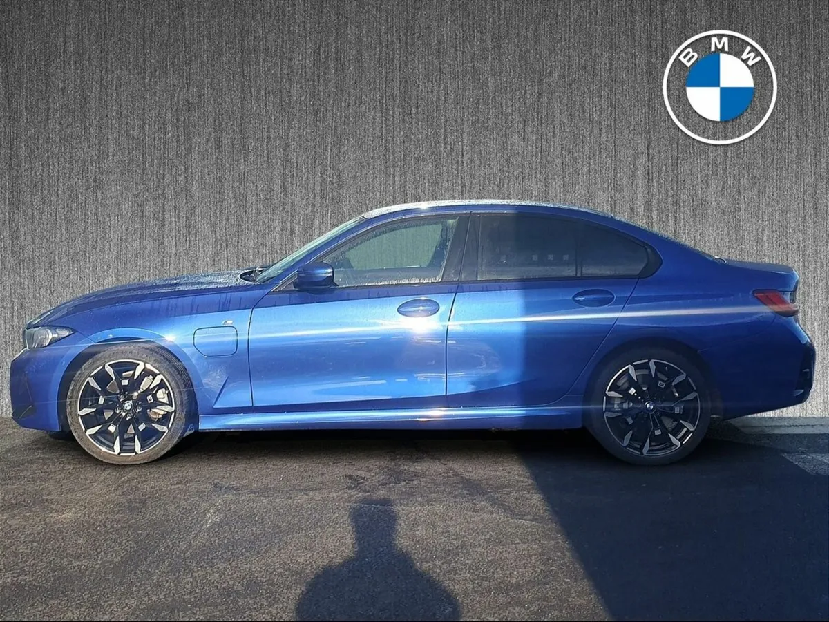 BMW 3-Series 330e M Sport Saloon - Image 4