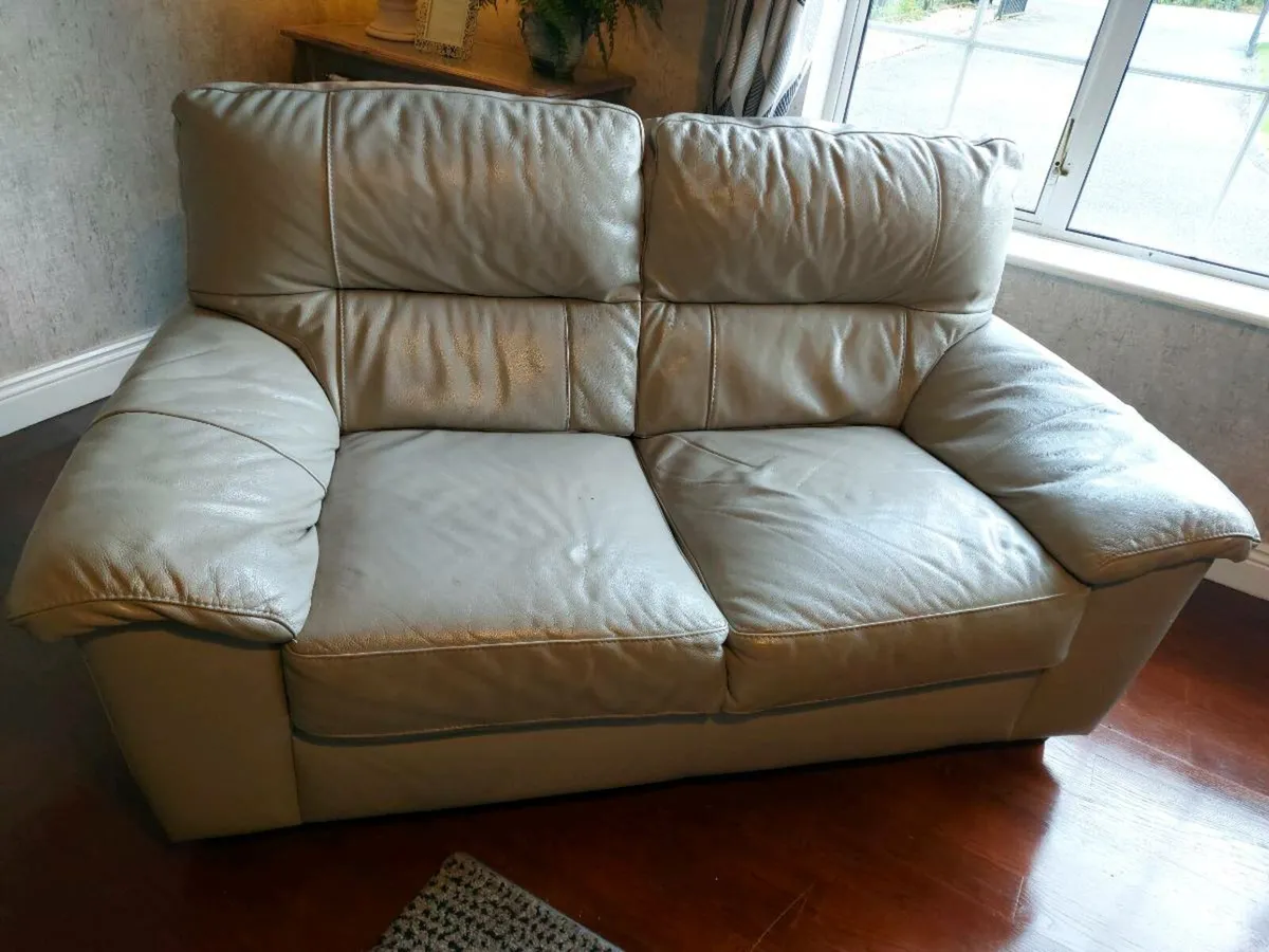 Couch - Image 2