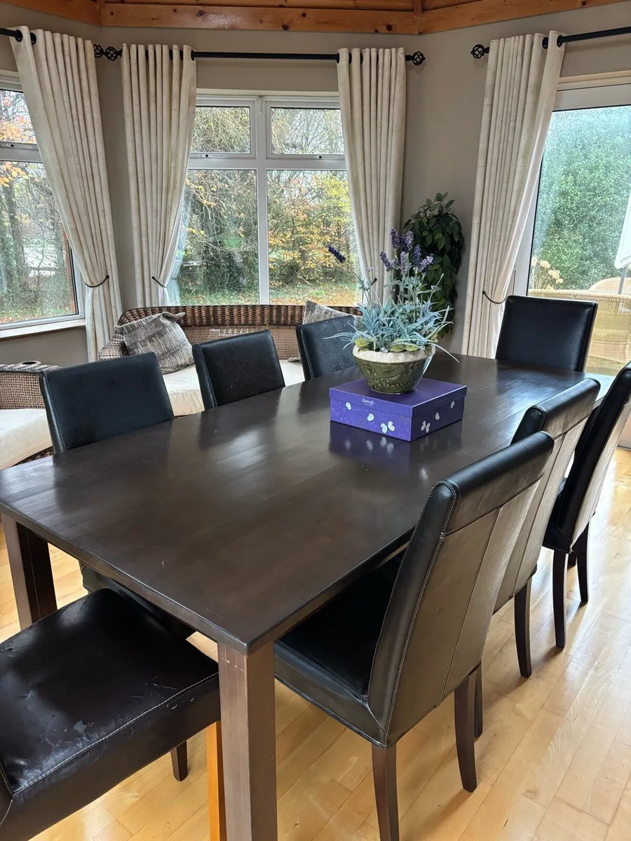 Dining table and 8 chairs - Image 2