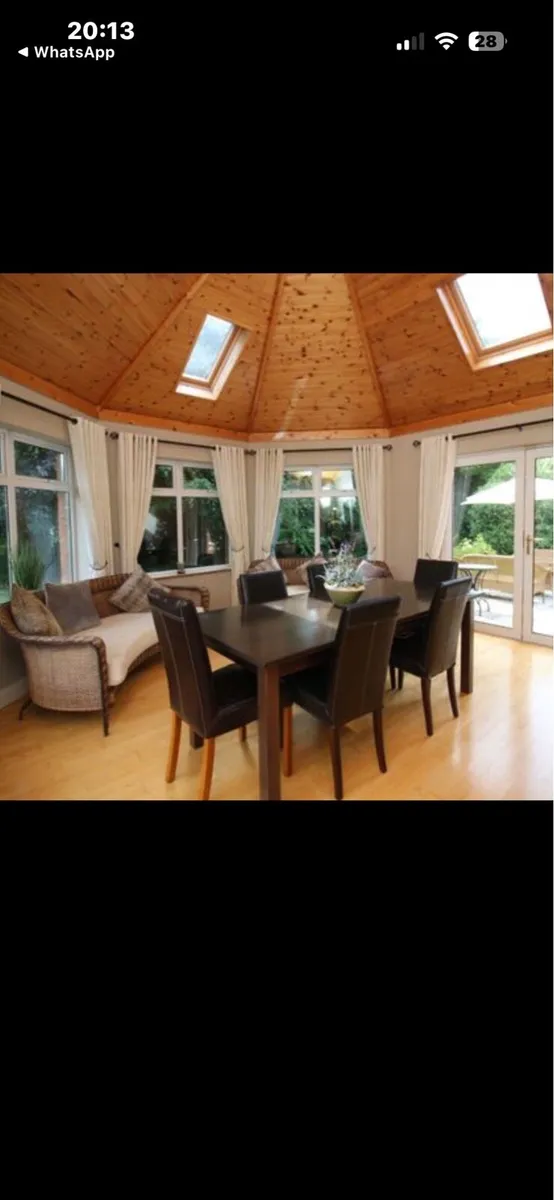 Dining table and 8 chairs - Image 3