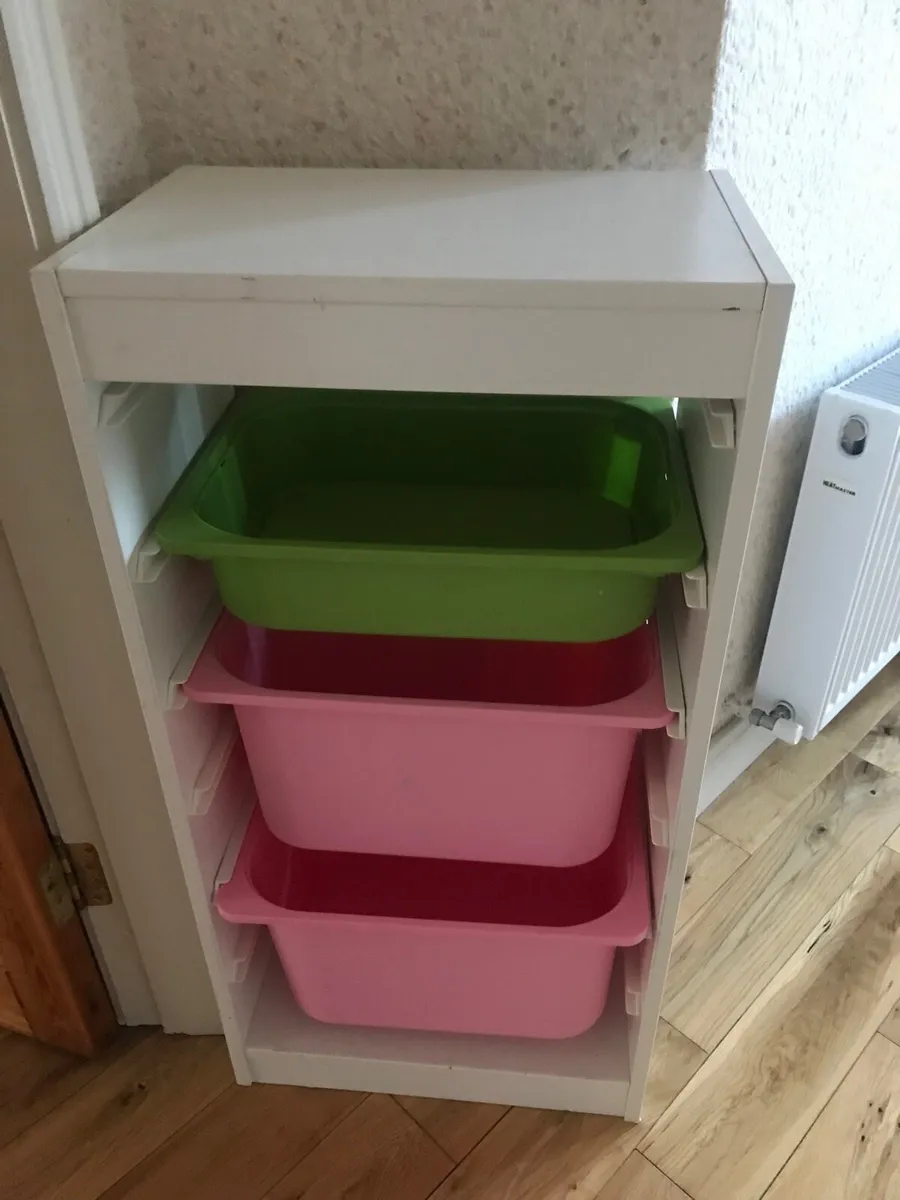 Kids toys shelf - Image 1